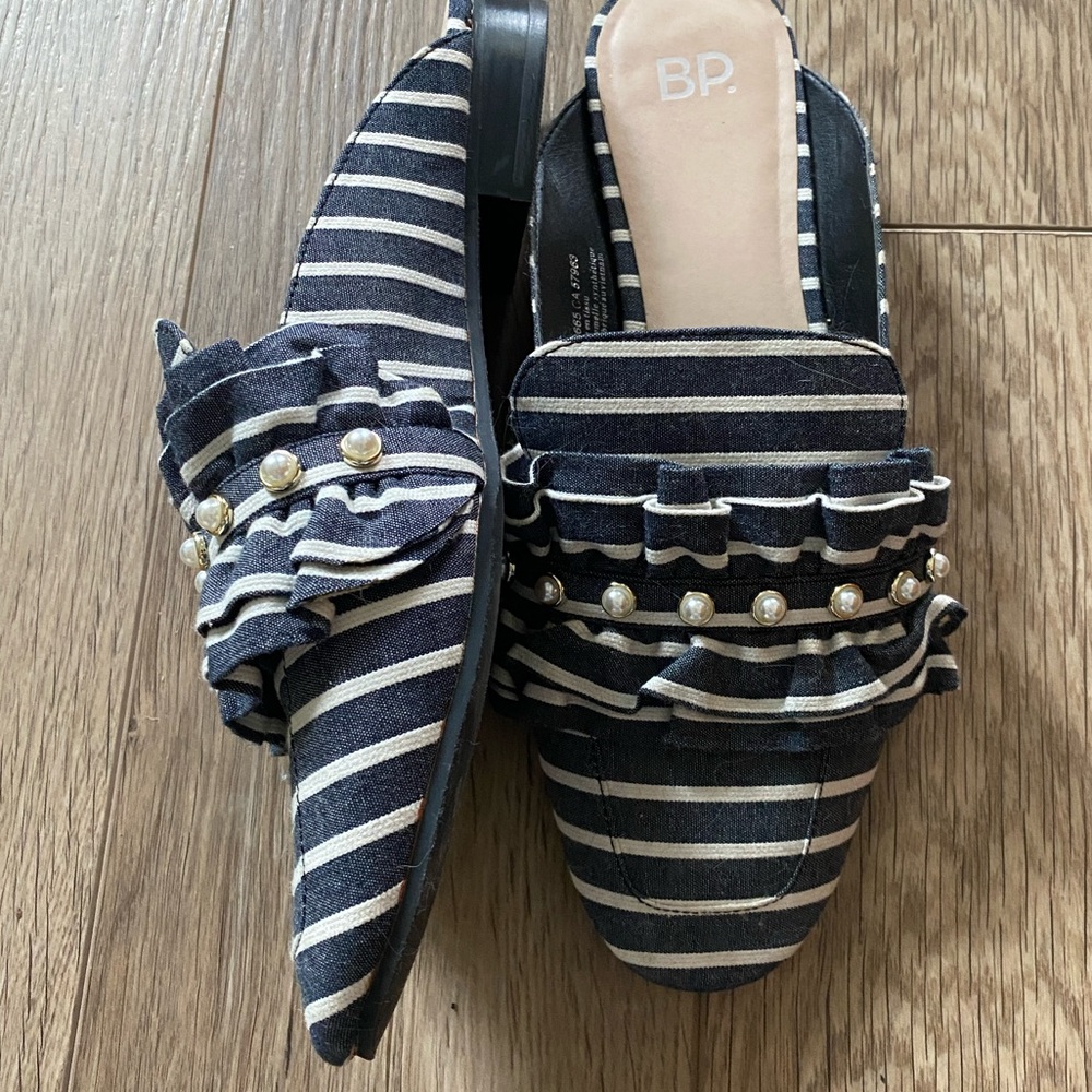 BP mules shoes Blue White Ruffles Pearl Mules 8